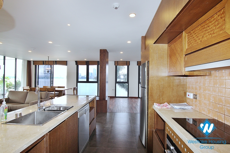 Spacious 3-bedroom apartment with lake view in Ho Tay